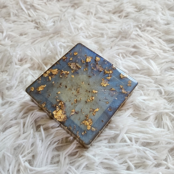 🎈5/$10🎈 Epoxy Resin Ashtray - Picture 3 of 5